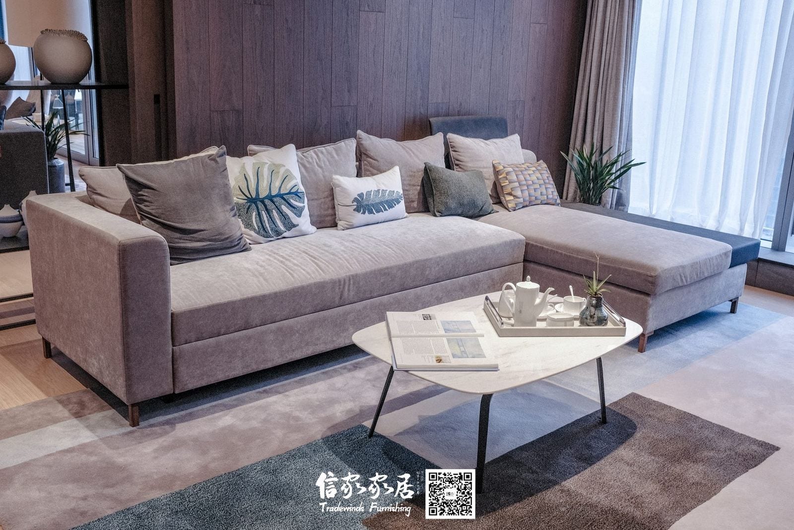 Mockup Room · 05